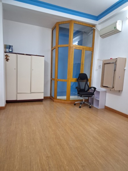 Nhà cho thuê nguyên căn Trần Xuân Soạn, phường Tân Hưng, quận 7. Diện tích 4x13m2.