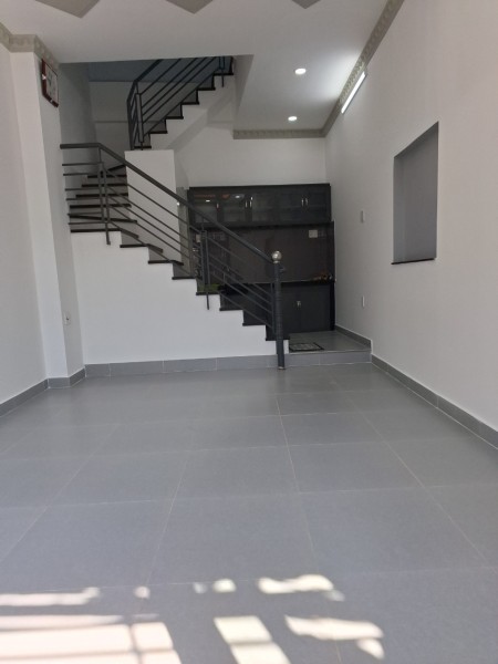 Co thuê nhà nguyên căn hẻm Huỳnh Tấn Phát chỉ 10 triệu/ tháng