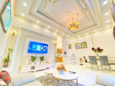 Nhà đẹp ở Tết - Biệt thự Châu Âu Q7