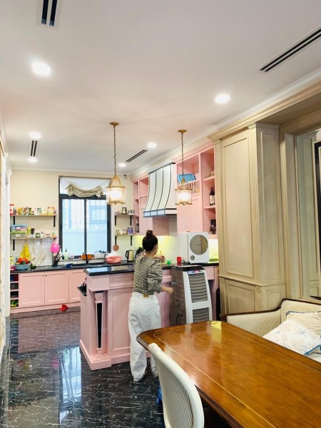 Nhà phố liền kề 4 tầng, full nội thất đẹp, ngay công viên lớn