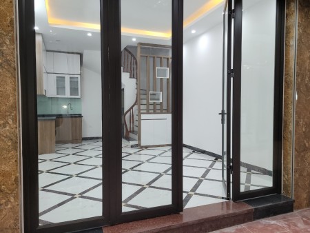 Chính chủ cho thuê nhà nguyên căn 5 tầng, 4PN, giá 14tr ngay Đường Tam Trinh, quận Hoàng Mai