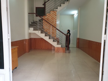 Cho thuê nhà hẻm xe hơi Phạm Văn Bạch P15 Tân Bình