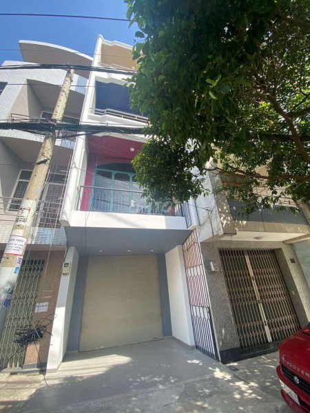 Cho thuê nhà mặt tiền Chu Văn An 4x20m, 1 trệt, 2 lầu, sân thượng. 5pn, 5wc. Hợp VPCT