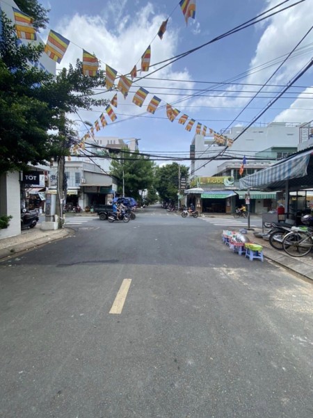 Cho thuê Kho mặt tiền Lê sao. Tân phú. 4x20. 1 trệt 1 lầu. giá 10 tr