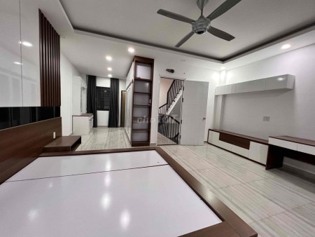 Cho thuê nhà Tân sơn nhì. 6PN 5wc. 20 triệu. full nội thất