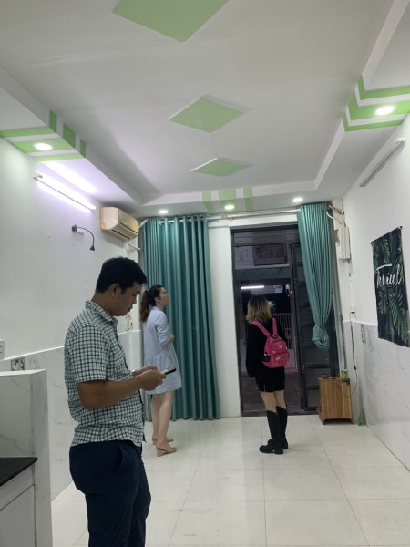 Cho thuê nhà 3PN 14tr Trung Tâm Q1 Đẹp Mới