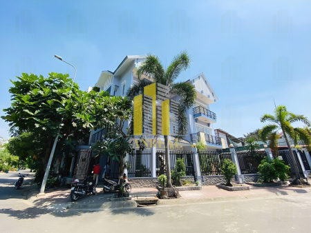 Biệt thự lô góc 7x20m 2 lầu, 5 phòng - Nhà có sân - Giá 32 triệu