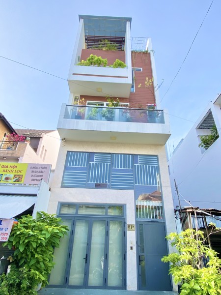 cho thuê nhà 4 tầng ngay siêu thị Vincom Quận 7 giá rẻ