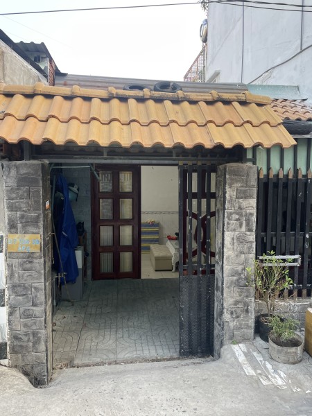 Nhà cho thuê nguyên căn gần trạm điện 220v, Phong Phú, Bình Chánh. Có sẵn ntcb