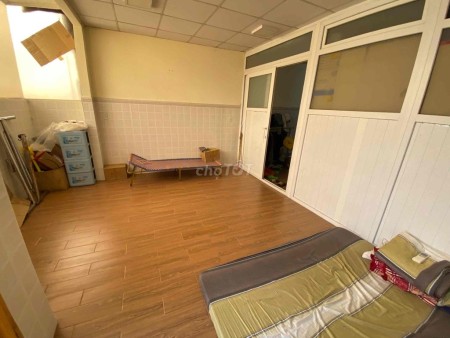 Cho thuê nhà HXT đường Nguyễn Văn Nguyễn, Q1, phù hợp ở và Kd, giá 18 triệu