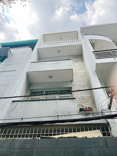 Cho thuê nhà quận Phú Nhuận sát CV Gia Định giá 23 triệu.