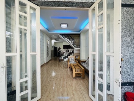 Cho thuê nhà hẻm 1135 Huỳnh Tấn Phát, 56m2, 1 trệt 1 lầu, 3 wc