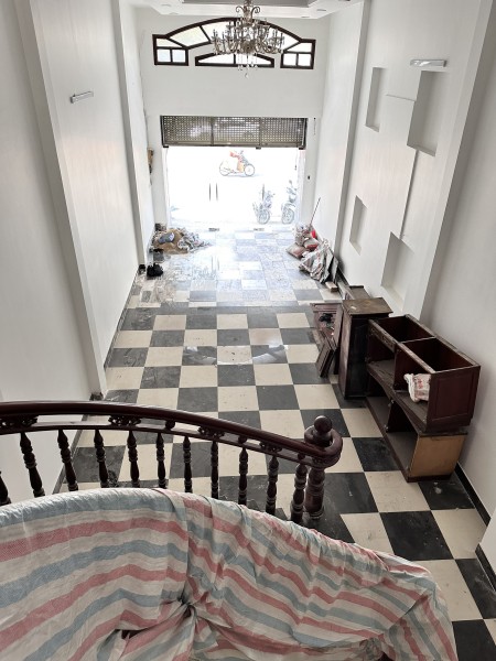 Mặt tiền Cộng Hoà 5x25m, 1 trệt, lửng, 3 lầu. 7 phòng, 7wc.