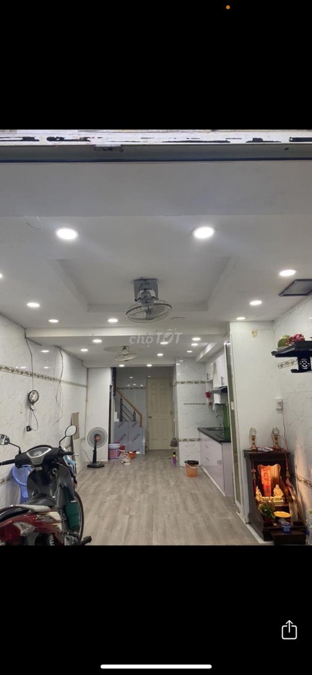 Cho thuê nhà MT lạc Long quân. 4x14. 1 trệt 1 lầu. 3PN 2Wc. Giá 12 triệu