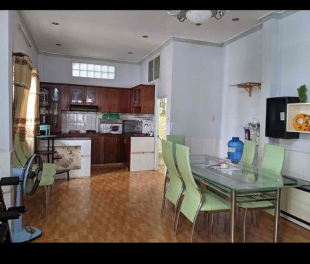 Cho thuê nhà 4x14m, 3 phòng ngủ, 2 toilet 791 Trần Xuân Soạn, Tân Hưng, quận 7.