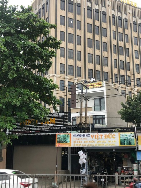 Nhà mặt tiền ql13 kinh doanh đa ngành nghề, 6x28 sẵn 5 máy lạnh