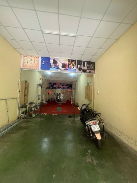 Cho thuê nhà mặt tiền Khuông Việt. Diện tích 4.6x20, 13 triệu.