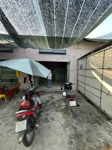 Cho thuê kiot có chổ ở lại, buôn bán mọi ngành nghề diện tích: 35m2 giá thuê 6 triệu