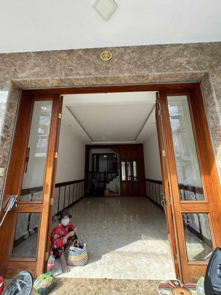 Cho thuê NNC mặt tiền Bàu Cát 1 . 4pn 3wc. 4,2x14