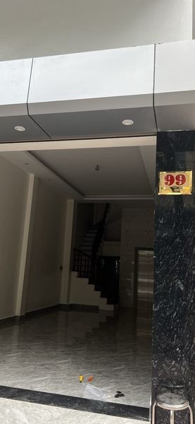 Cho thuê nhà căn góc 2 mặt tiền số 99 ngõ 24 phố Kim Đồng tiện làm vp, showroom.