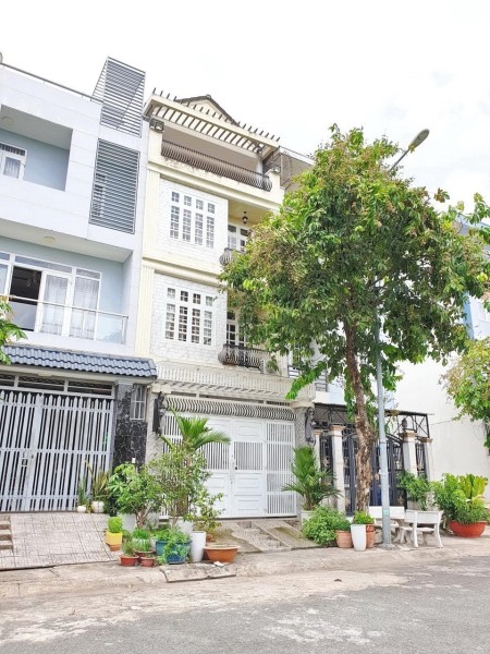 Cho thuê nhà nguyên căn phường Phú Mỹ Quận 7 gấp