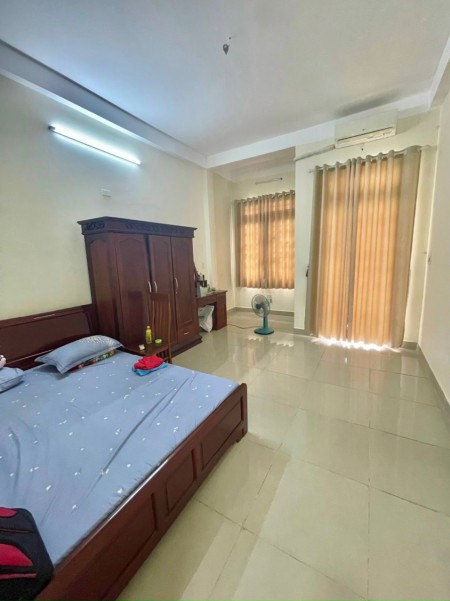 15 triệu - Cho thuê nhà 2 lầu 4pn hxh ngay ngã tư Phạm Hữu Lầu và Nguyễn Lương Bằng, Quận 7