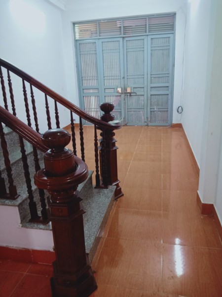 Cho thuê nhà chính chủ 3 tầng, gần chợ Xốm, ĐH Đại Nam và bxe Yên Nghĩa