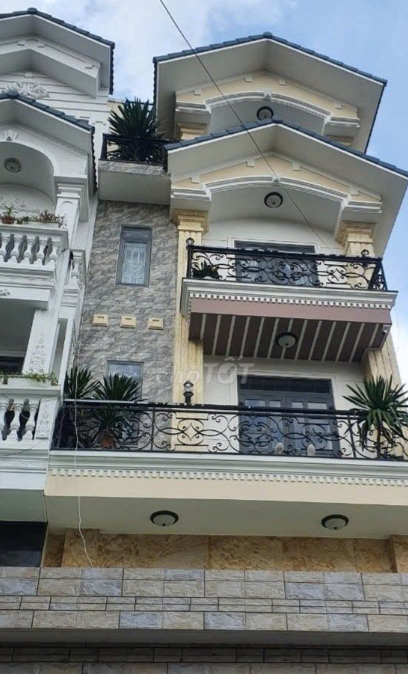 Cho thuê nhà hẻm xe hơi Huỳnh Văn Bánh, Phú Nhuận, Dt 4.5x18m. Nhà 1 trệt 3 lầu sân thượng