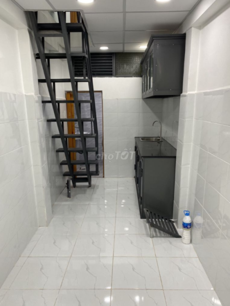 Chính chủ cho thuê dài hạn nhà nguyên căn 2mx7m, 1 trệt 2 lầu, 2 PN, 2wc