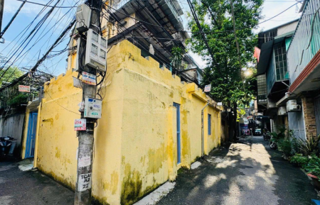 Cho thuê nhà gần phố Nguyên Hồng, 60m2, 2 mặt ngõ,