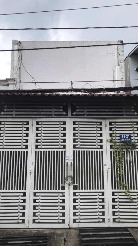 Nhà mặt tiền xe lớn cho thuê ở lâu dài 4.5x10m, 1 lầu, 3 phòng ngủ, 1 toilet