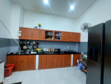 Nhà nguyên căn MT Quận 3 – 4 tầng – 4PN – giá 1xtr