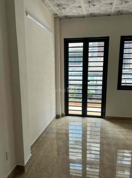 Nhà cho thuê hẻm 8m đường Minh Phụng. Xe hơi đậu trước nhà được