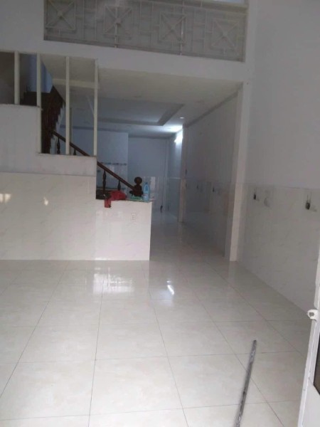 Cho thuê nhà nguyên căn 4x15 đúc 1 lầu 2 phòng ngủ 2 vê sinh hẻm 1 truc cách 1 căn mt đường số 8