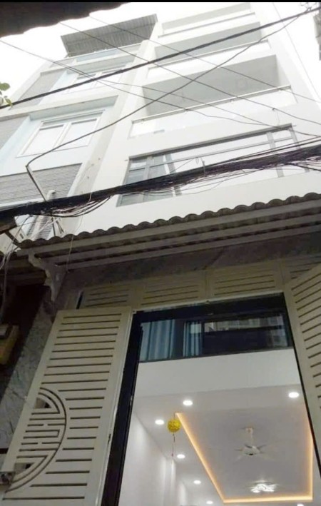 Cho thuê nhà CHDV 5 tầng nguyên căn ngay Millennium Quận 4