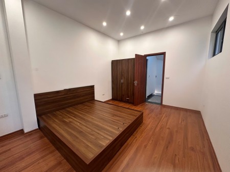 Cho thuê nhà mới - 5 tầng ngay Trường Chinh - Trung tâm Hà Nội