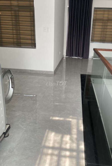 Nhà 1 trệt 3 lầu, có 4 phòng ngủ, đường oto, Tam Phú Thủ Đức