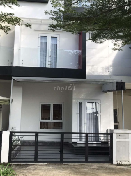 Nhà trong khu dân cư Valencia Riverside, đầy đủ nội thất, diện tích 171m2 có 1 trệt 2 lầu