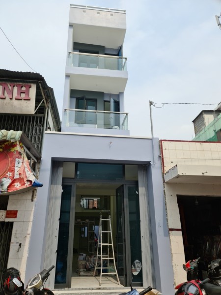 Cho thuê nhà mặt tiền nguyên căn 1 trệt,1 lững ,2 lầu Phạm Thế Hiển Q 8