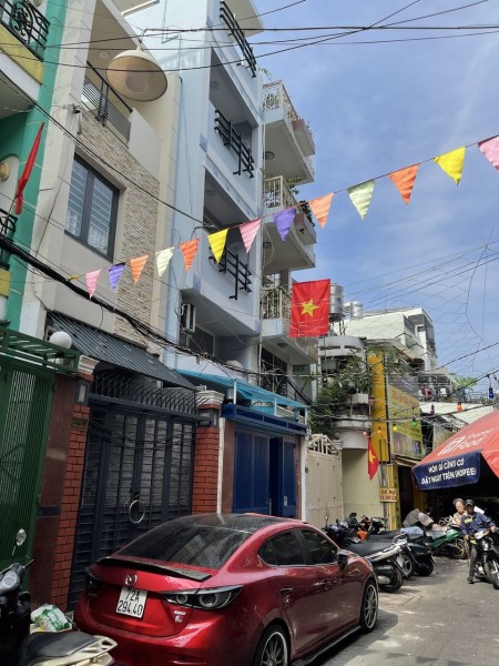 Chính chủ cho thuê nhà tại trung tâm Quận 3, mới sơn sửa lại toàn bộ, 1 trệt, 1 lững, 3 lầu (6phòng)