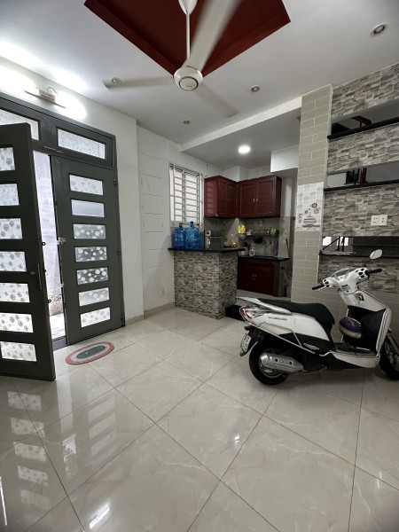 Nhà nguyên căn nhỏ xinh cho thuê, 2 phòng ngủ, 2 vệ sinh gần trường đua Phú Thọ quận 11