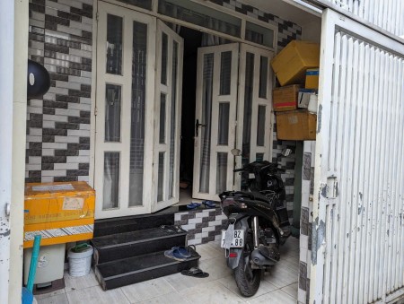 Nhà nguyên căn cho thuê hẻm 1283 Huỳnh Tấn Phát, 4x12m2, gồm trệt lầu 2 phòng ngủ