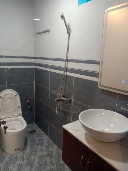 Cho thuê nhà đường Hương lộ 2 gần Bốn Xã