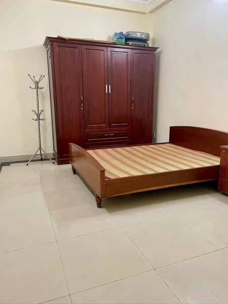 Cho thuê nhà nguyên căn 16tr/tháng, mặt tiền hẻm xe hơi Huỳnh Tấn Phát, Quận 7