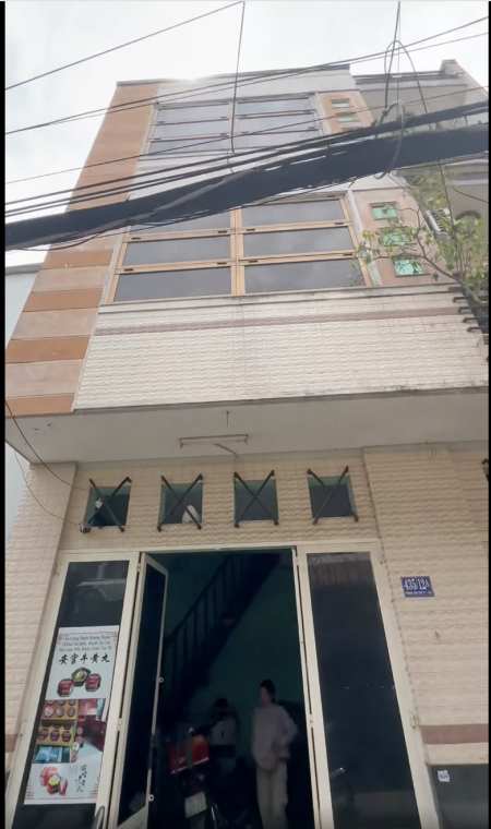Nhà nguyên căn 1 trệt, 2 lầu cho thuê tại đường Phạm Văn Chí, Phường 7, Quận 6