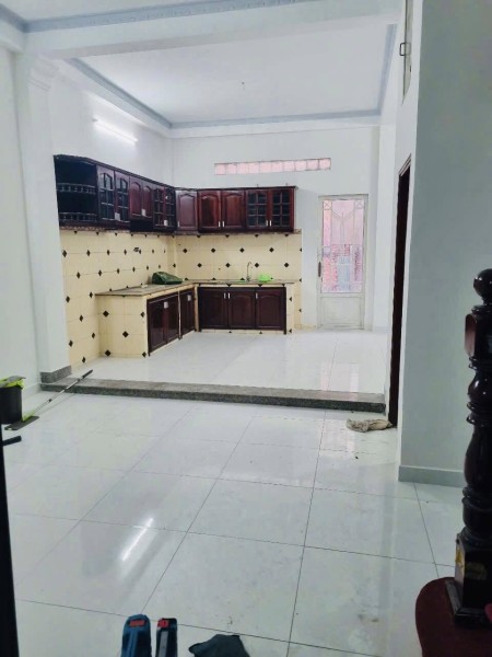 Cho thuê nhà mặt tiền Ni Sư Huỳnh Liên, Tân Bình, DT 80m2, 5PN6WC, tiện ích ngập tràn, giá 22tr/th