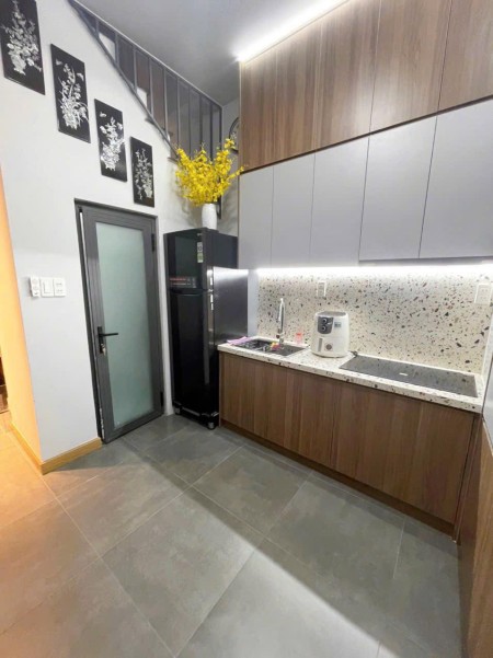 Nhà nguyên căn tại Trần Quang Diệu, Quận 3, DT 25m2, FULL NT, giá rẻ chỉ 8,5 triệu/tháng