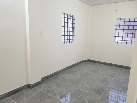 Cho thuê nhà hẻm gần mặt tiền Tô Hiến Thành, Quận 10, DT 33m2, 2PN1WC, giá 11 triệu