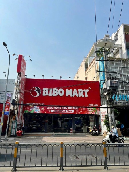 Cho thuê nhà 541 Nguyễn Thị Thập, Quận 7, dt 12x26m, cấp 4 có gác