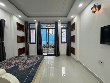 Cho thuê nhà 3 mặt tiền tại Quận 3, DT 28m2, 2PN3WC, vị trí KD tốt, giá 22 triệu/tháng